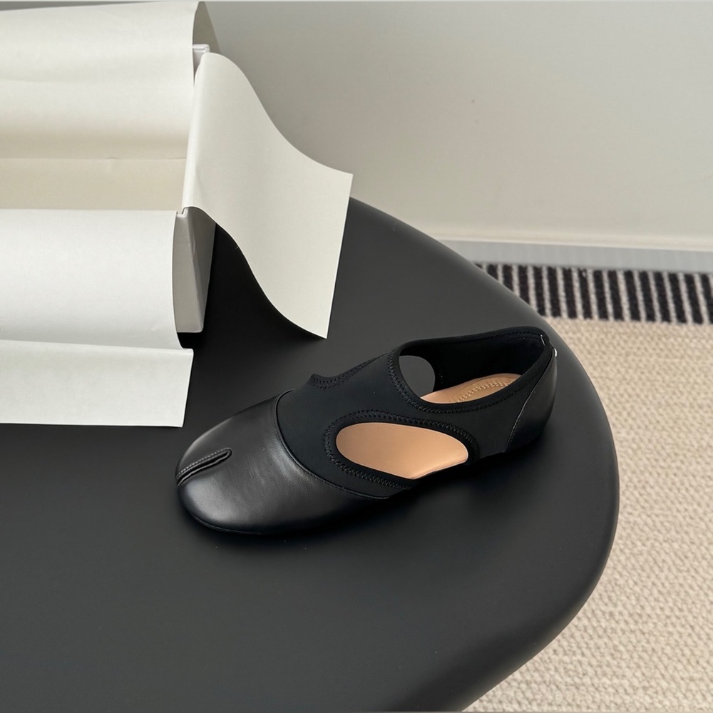 Maison Margiela MM6 Flats - Picture 3 of 8